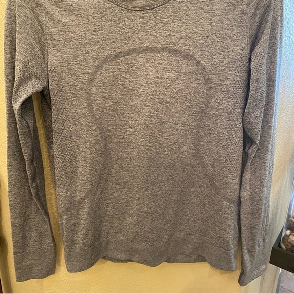 LULULEMON Women Gray Swiftly Tech Long Sleeve Athletic Shirt Size 6 - Picture 3 of 5